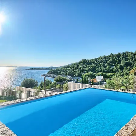 Golden Haven Luxe Glamp *