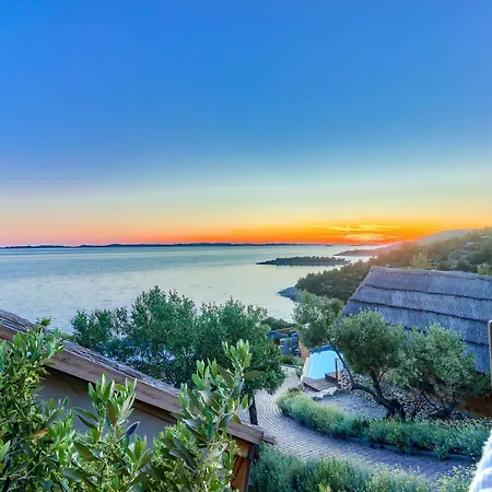 Tatil parkı Golden Haven Luxe Glamp Murter