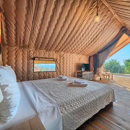 Golden Haven Luxe Glamp Ferienpark