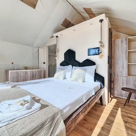 Tatil parkı Golden Haven Luxe Glamp