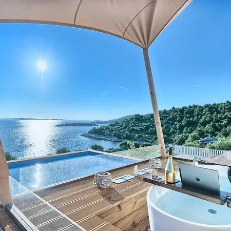 Golden Haven Luxe Glamp