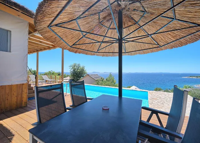 פארק נופש Golden Haven Luxe Glamp מורטר