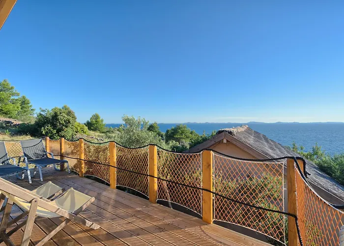 Golden Haven Luxe Glamp Муртер