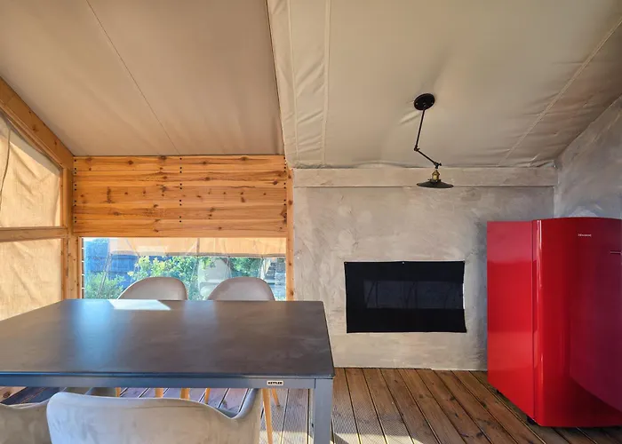 Golden Haven Luxe Glamp Park za odmor *