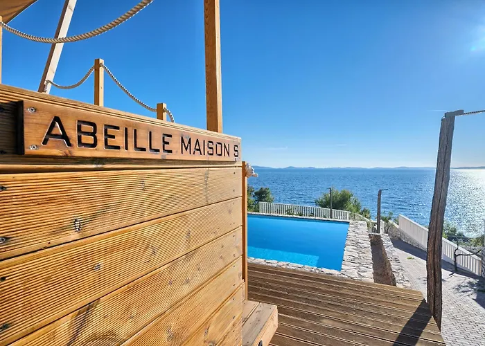 פארק נופש Golden Haven Luxe Glamp מורטר