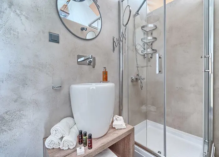 Golden Haven Luxe Glamp