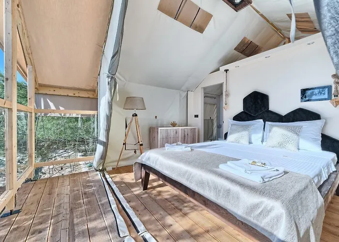 Golden Haven Luxe Glamp מורטר