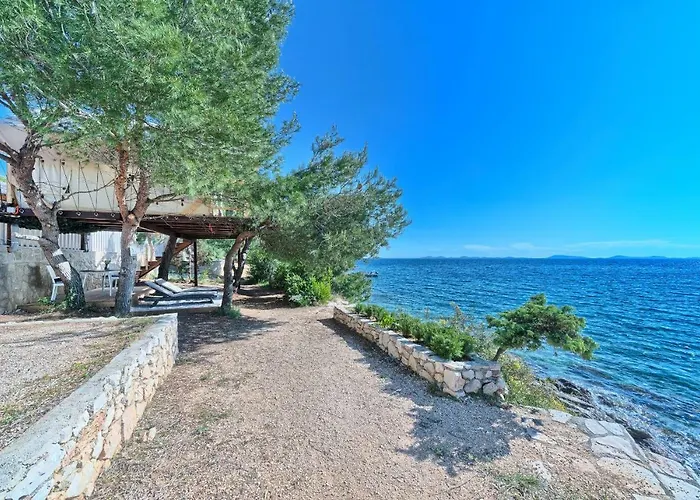 Golden Haven Luxe Glamp *