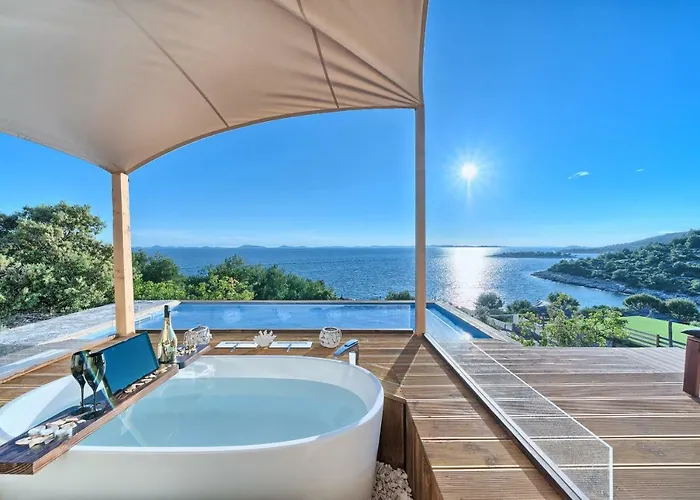 Golden Haven Luxe Glamp מורטר