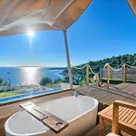 Aldeamento Turístico Golden Haven Luxe Glamp Murter