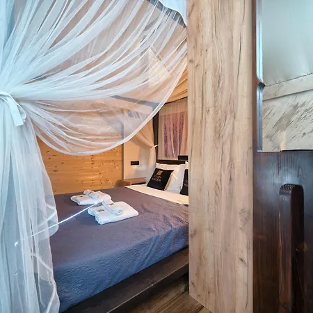 Golden Haven Luxe Glamp 穆泰尔岛