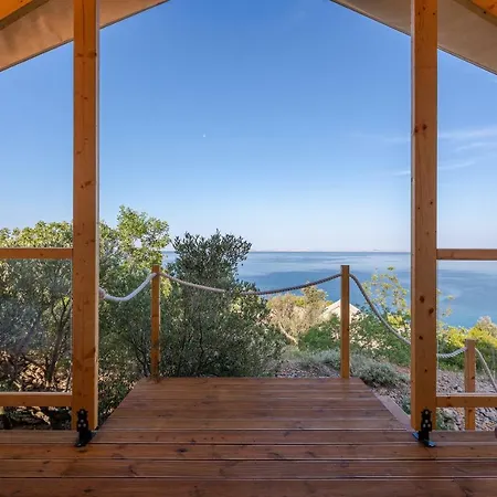 Golden Haven Luxe Glamp 穆泰尔岛