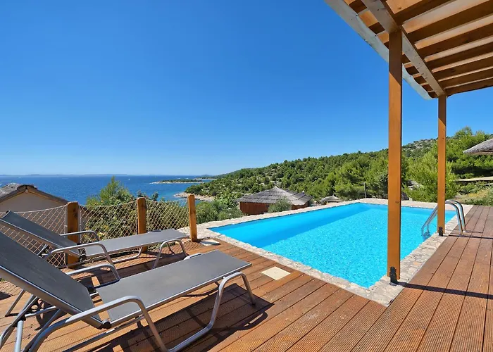 Golden Haven Luxe Glamp Holiday park