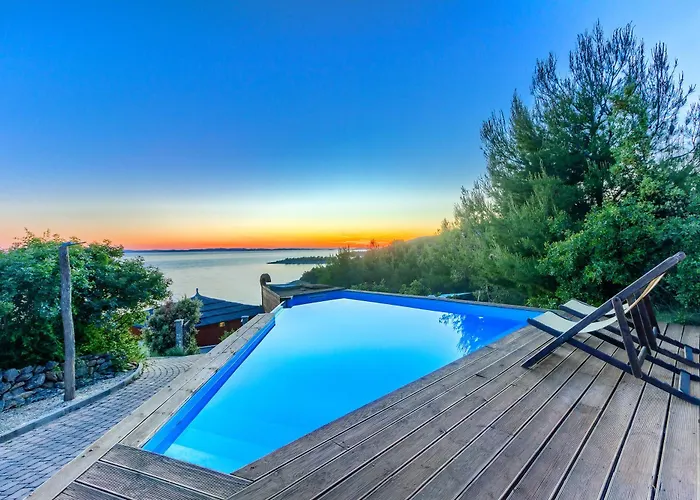 Golden Haven Luxe Glamp *