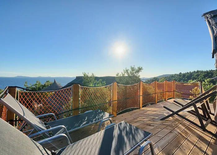 Golden Haven Luxe Glamp Holiday park Murter