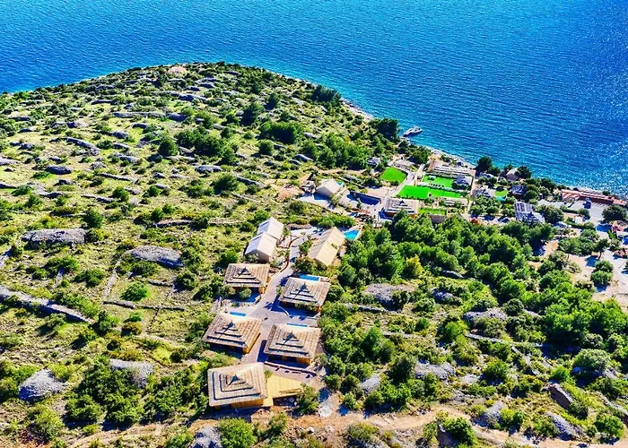 Golden Haven Luxe Glamp Holiday park