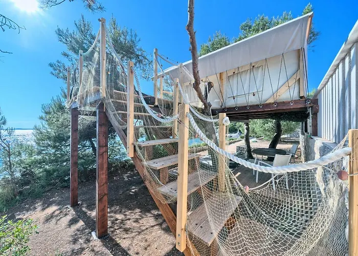 Golden Haven Luxe Glamp Holiday park Murter