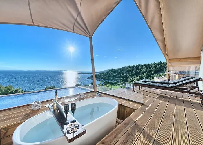 Golden Haven Luxe Glamp Holiday park